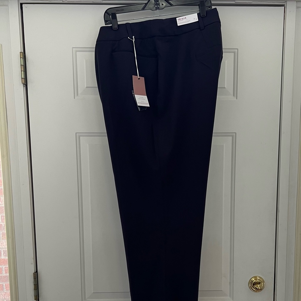 Women’s navy blue dress slacks. Lane Bryant. Size 26 W regular. “Allie” style.